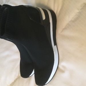 Womens gym shoes